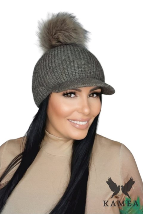 NASIRA NATURAL POMPON zimowa czapka damska kolor brązowy - Kamea NASIRA NATURAL POMPON zimowa czapka damska kolor brązowy - Kamea