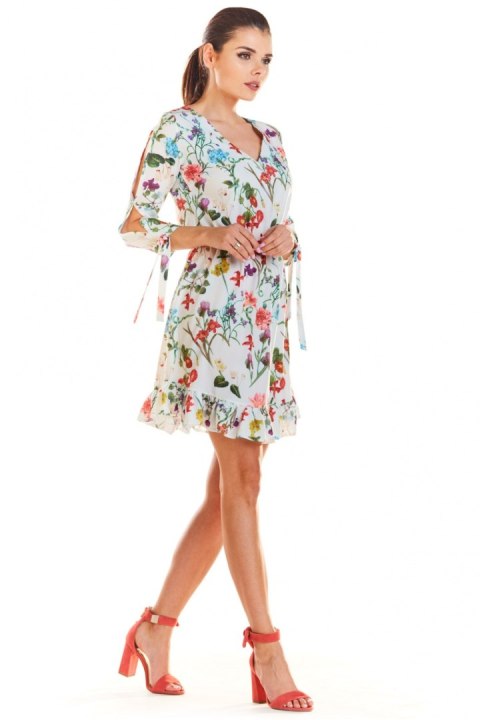 Sukienka Model M195 Flowers Ecru - Infinite You Sukienka Model M195 Flowers Ecru - Infinite You