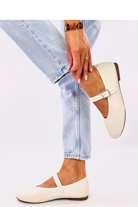 Baleriny z paseczkiem ROTARO BEIGE - Inello Baleriny z paseczkiem ROTARO BEIGE - Inello