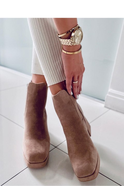 Botki na szerokim obcasie CIARA KHAKI - Inello Botki na szerokim obcasie CIARA KHAKI - Inello