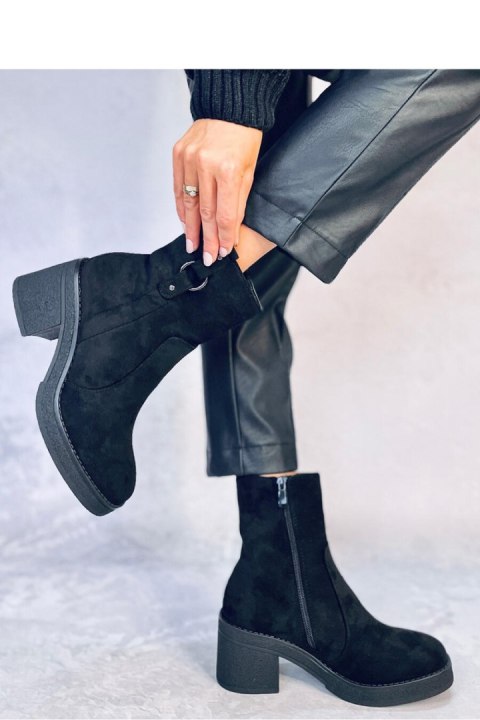 Botki na szerokim obcasie COOKE BLACK - Inello Botki na szerokim obcasie COOKE BLACK - Inello