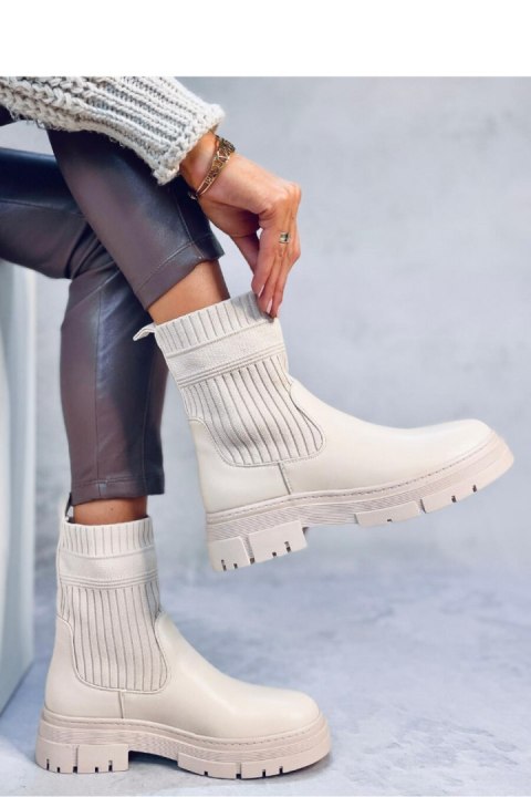 Botki z elastyczną cholewką DEMUS BEIGE - Inello Botki z elastyczną cholewką DEMUS BEIGE - Inello