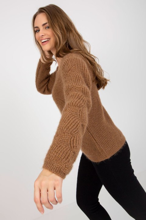 Sweter Damski Model TW-SW-BI-9030.08 Brown - Och Bella Sweter Damski Model TW-SW-BI-9030.08 Brown - Och Bella
