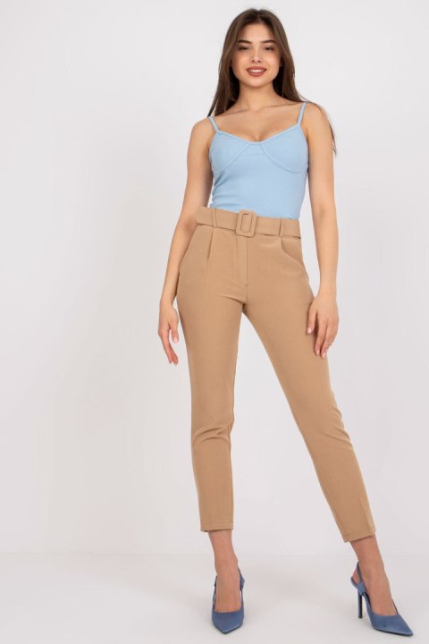 Spodnie Damskie Model DHJ-SP-12787.21X Camel - Italy Moda Spodnie Damskie Model DHJ-SP-12787.21X Camel - Italy Moda