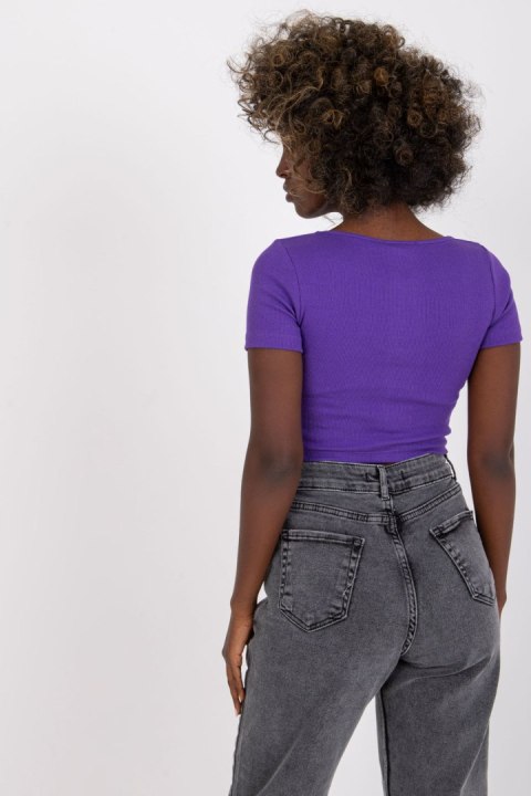 T-shirt Damski Model RV-TS-7537.52 Dark Violet - Rue Paris T-shirt Damski Model RV-TS-7537.52 Dark Violet - Rue Paris