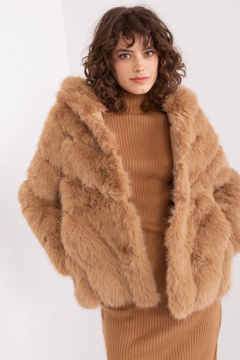 Kurtka Damska Model AT-KR-2386.00P Camel - AT Kurtka Damska Model AT-KR-2386.00P Camel - AT