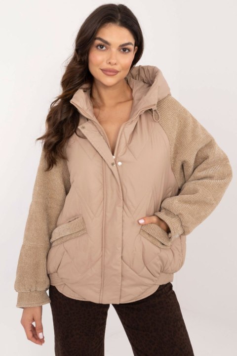 Kurtka Damska Model MBM-KR-AJ218-003.16P Camel - MBM Kurtka Damska Model MBM-KR-AJ218-003.16P Camel - MBM