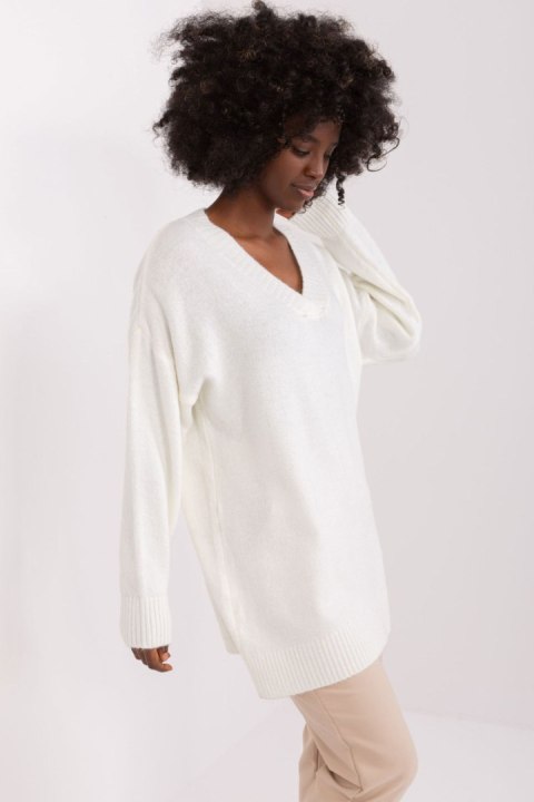 Sweter Damski Model BA-SW-0577.36X Ecru - Badu Sweter Damski Model BA-SW-0577.36X Ecru - Badu
