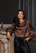 Evelyn - satynowa bluzka z ozdobną różą