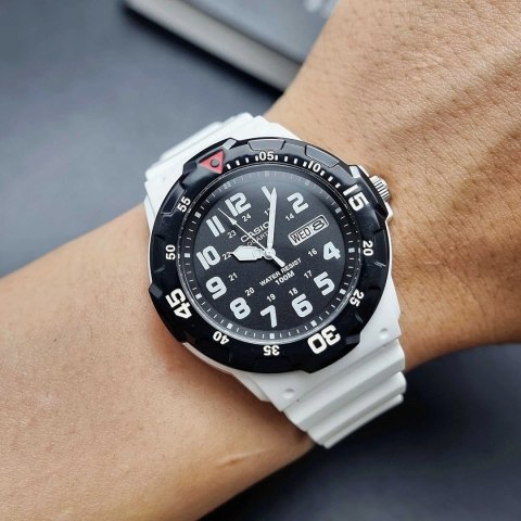 ZEGAREK MĘSKI CASIO MRW-200HC-7BVDF 10 Bar (zd174c) + BOX ZEGAREK MĘSKI CASIO MRW-200HC-7BVDF 10 Bar (zd174c) + BOX