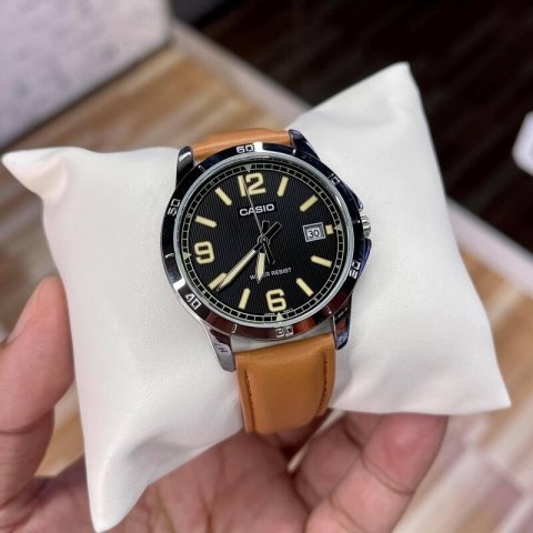 ZEGAREK MĘSKI CASIO MTP-V004L-1B2 + BOX ZEGAREK MĘSKI CASIO MTP-V004L-1B2 + BOX