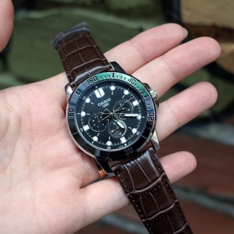 ZEGAREK MĘSKI CASIO MTP-VD300L-1E + BOX ZEGAREK MĘSKI CASIO MTP-VD300L-1E + BOX