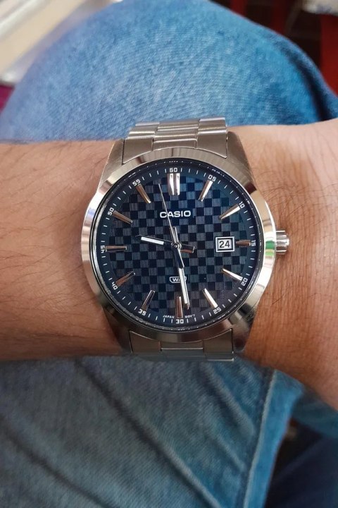 ZEGAREK MĘSKI CASIO MTP-VD03D-2A + BOX ZEGAREK MĘSKI CASIO MTP-VD03D-2A + BOX