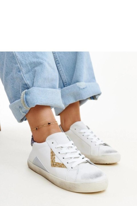 Białe sneakersy z efektem ,,znoszenia`` Gombola - Solea Białe sneakersy z efektem ,,znoszenia`` Gombola - Solea