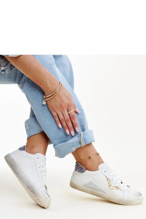 Białe sneakersy z efektem ,,znoszenia`` Gombola - Solea Białe sneakersy z efektem ,,znoszenia`` Gombola - Solea