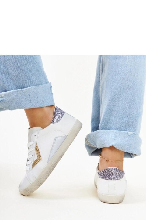 Białe sneakersy z efektem ,,znoszenia`` Gombola - Solea Białe sneakersy z efektem ,,znoszenia`` Gombola - Solea