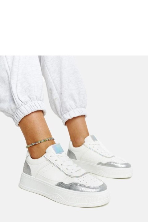 Biało-srebrne sneakersy na grubszej podeszwie Rumai - Solea Biało-srebrne sneakersy na grubszej podeszwie Rumai - Solea