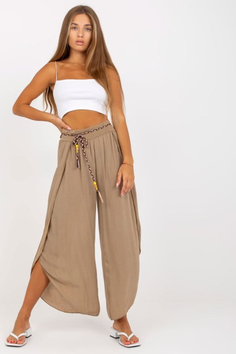Spodnie Damskie Model TW-SP-BI-81378.24P Dark Beige - Och Bella Spodnie Damskie Model TW-SP-BI-81378.24P Dark Beige - Och Bella