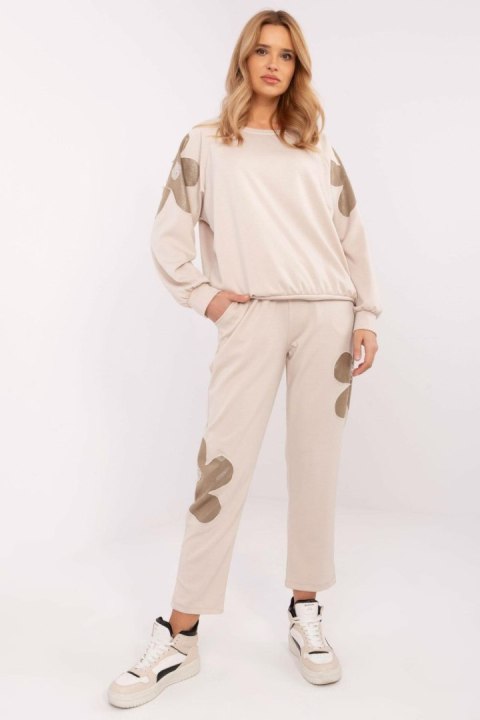 Spodnie Komplet Model MI-KMPL-M6122.60 Beige - Italy Moda Spodnie Komplet Model MI-KMPL-M6122.60 Beige - Italy Moda