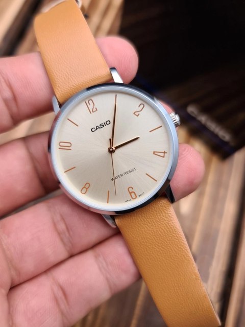 Casio ZEGAREK DAMSKI CASIO LTP-VT01L-5B + BOX Casio ZEGAREK DAMSKI CASIO LTP-VT01L-5B + BOX