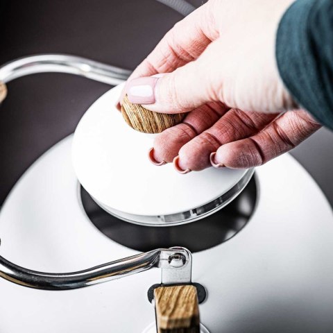 CZAJNIK 2,5L Z GWIZDKIEM KINGHOFF KH-1860 BIAŁY KINGHOFF CZAJNIK 2,5L Z GWIZDKIEM KINGHOFF KH-1860 BIAŁY KINGHOFF