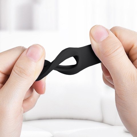 Crong Silicone Case with Key Ring - Etui ochronne brelok do Apple AirTag (czarny) Crong Crong Silicone Case with Key Ring - Etui ochronne brelok do Apple AirTag (czarny) Crong