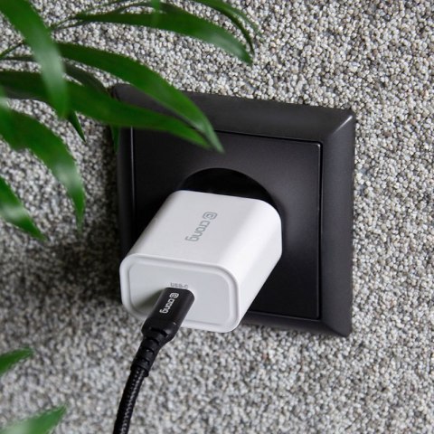 Crong USB-C Travel Charger - Ładowarka sieciowa USB-C Power Delivery 20W (biały) Crong Crong USB-C Travel Charger - Ładowarka sieciowa USB-C Power Delivery 20W (biały) Crong