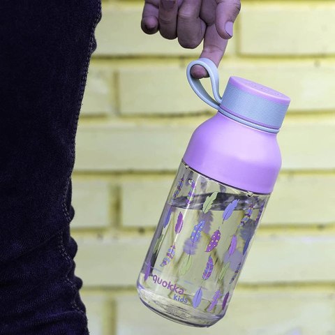 Quokka Ice Kids with strap - Butelka na wodę z tritanu 430 ml z paskiem (Feathers) Quokka Quokka Ice Kids with strap - Butelka na wodę z tritanu 430 ml z paskiem (Feathers) Quokka