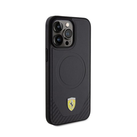 Ferrari Carbon Metal Logo MagSafe - Etui iPhone 15 Pro Max (czarny) Ferrari Ferrari Carbon Metal Logo MagSafe - Etui iPhone 15 Pro Max (czarny) Ferrari