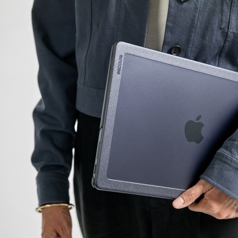 Incase Edge Hardshell Case - Etui MacBook Air 13" M3 (2024) / M2 (2022) (Black) Incase Incase Edge Hardshell Case - Etui MacBook Air 13" M3 (2024) / M2 (2022) (Black) Incase