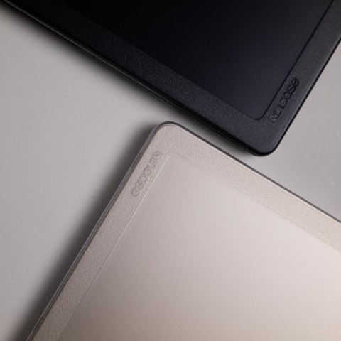 Incase Edge Hardshell Case - Etui MacBook Air 15" M3 (2024) / M2 (2023) (Clear) Incase Incase Edge Hardshell Case - Etui MacBook Air 15" M3 (2024) / M2 (2023) (Clear) Incase