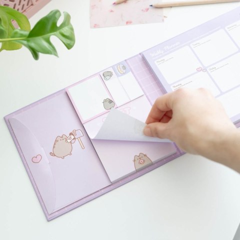 Pusheen - Planner tygodniowy z karteczkami samoprzylepnymi z kolekcji Moments (19,3 x 16,5 cm) Pusheen Pusheen - Planner tygodniowy z karteczkami samoprzylepnymi z kolekcji Moments (19,3 x 16,5 cm) Pusheen