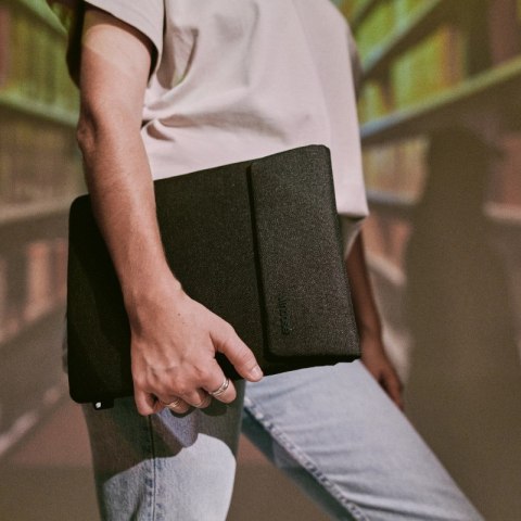 Incase Crosstown Sleeve with Woolenex - Pokrowiec z kieszenią MacBook Pro 16" (M4/M3/M2/M1/2024-2021) (Black) Incase Incase Crosstown Sleeve with Woolenex - Pokrowiec z kieszenią MacBook Pro 16" (M4/M3/M2/M1/2024-2021) (Black) Incase