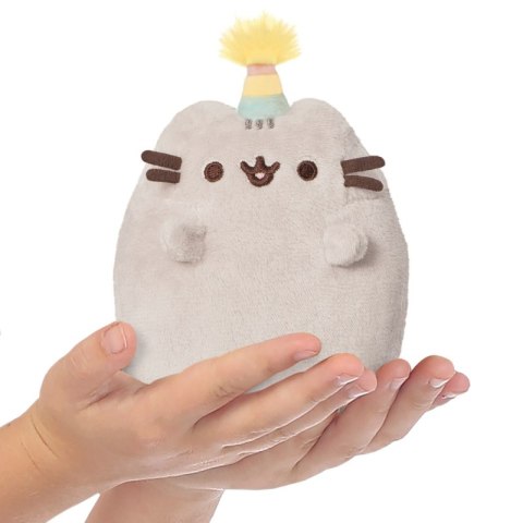 Pusheen - Pluszowa maskotka w czapeczce urodzinowej 12 cm Pusheen Pusheen - Pluszowa maskotka w czapeczce urodzinowej 12 cm Pusheen