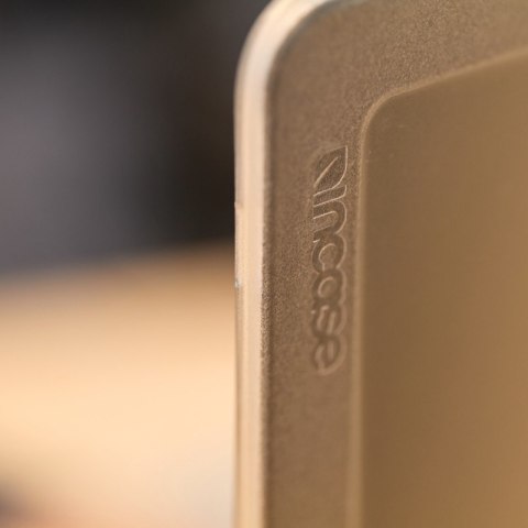Incase Edge Hardshell Case - Etui MacBook Air 13" M3 (2024) / M2 (2022) (Clear) Incase Incase Edge Hardshell Case - Etui MacBook Air 13" M3 (2024) / M2 (2022) (Clear) Incase