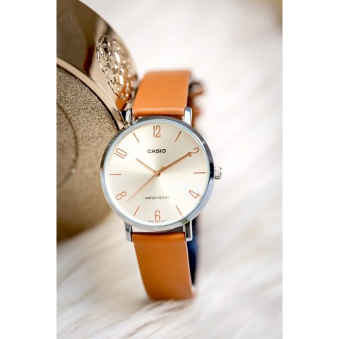 Casio ZEGAREK DAMSKI CASIO LTP-VT01L-5B + BOX Casio ZEGAREK DAMSKI CASIO LTP-VT01L-5B + BOX
