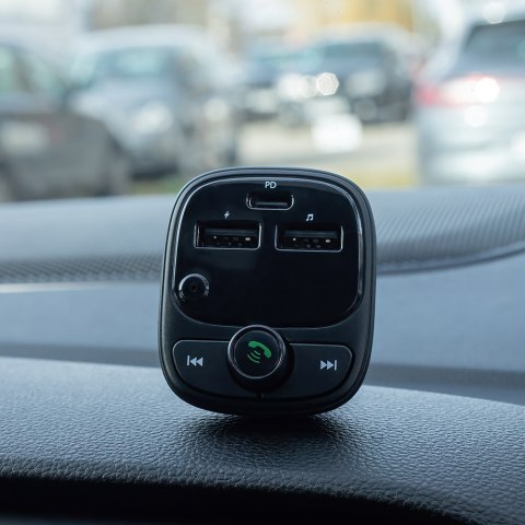 Forever transmiter FM Bluetooth 2 x USB-A 1 x USB-C PD 30W TR-370 czarny Forever transmiter FM Bluetooth 2 x USB-A 1 x USB-C PD 30W TR-370 czarny