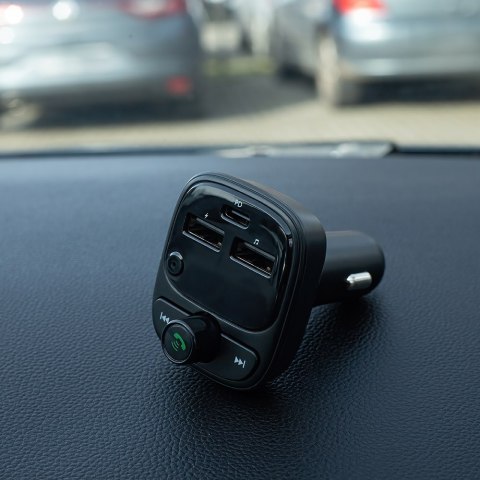 Forever transmiter FM Bluetooth 2 x USB-A 1 x USB-C PD 30W TR-370 czarny Forever transmiter FM Bluetooth 2 x USB-A 1 x USB-C PD 30W TR-370 czarny