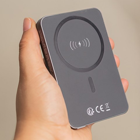 Forever power bank bezprzewodowy MATB-200 20W PD 5000 mAh magnetyczny czarny Forever power bank bezprzewodowy MATB-200 20W PD 5000 mAh magnetyczny czarny