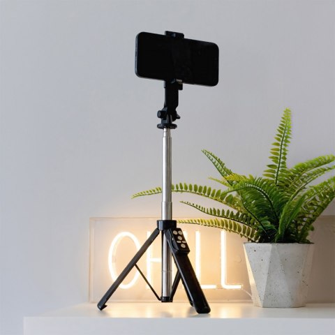 Forever selfie stick Bluetooth tripod SST-100 czarny Forever selfie stick Bluetooth tripod SST-100 czarny