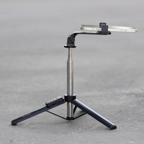 Forever selfie stick Bluetooth tripod SST-100 czarny Forever selfie stick Bluetooth tripod SST-100 czarny