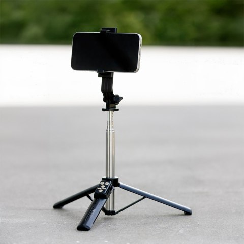 Forever selfie stick Bluetooth tripod SST-100 czarny Forever selfie stick Bluetooth tripod SST-100 czarny