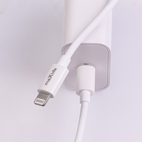 Maxlife ładowarka sieciowa PD QC MXTC-06-20C 1x USB-C 20W biała + kabel USB-C - Lightning 20W Maxlife ładowarka sieciowa PD QC MXTC-06-20C 1x USB-C 20W biała + kabel USB-C - Lightning 20W