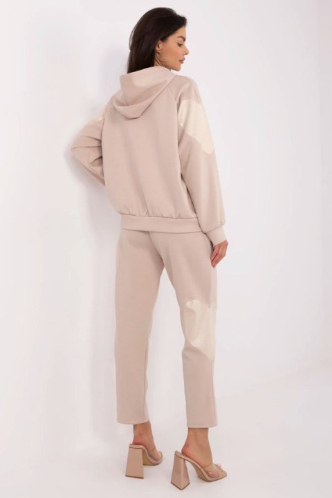 Spodnie Komplet Model MI-KMPL-M6156.98 Beige - Italy Moda Spodnie Komplet Model MI-KMPL-M6156.98 Beige - Italy Moda