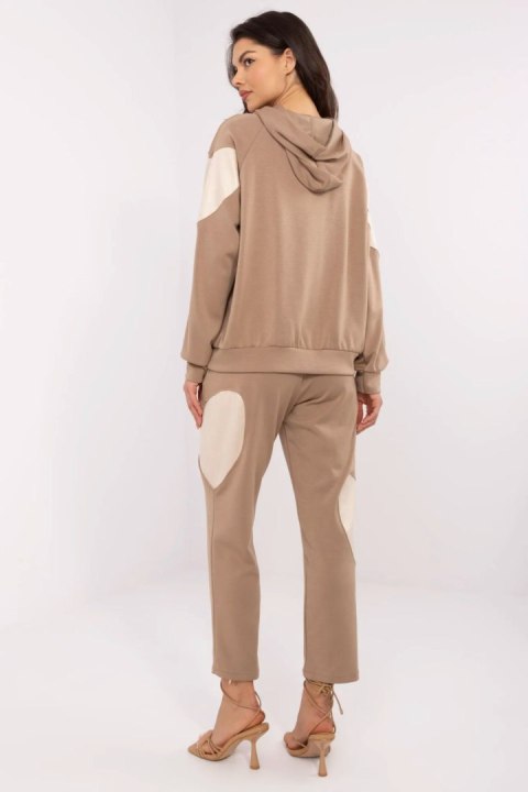 Spodnie Komplet Model MI-KMPL-M6156.98 Light Brown - Italy Moda Spodnie Komplet Model MI-KMPL-M6156.98 Light Brown - Italy Moda