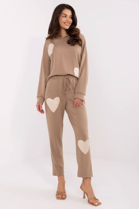 Spodnie Komplet Model MI-KMPL-M61431.68P Dark Beige - Italy Moda Spodnie Komplet Model MI-KMPL-M61431.68P Dark Beige - Italy Moda