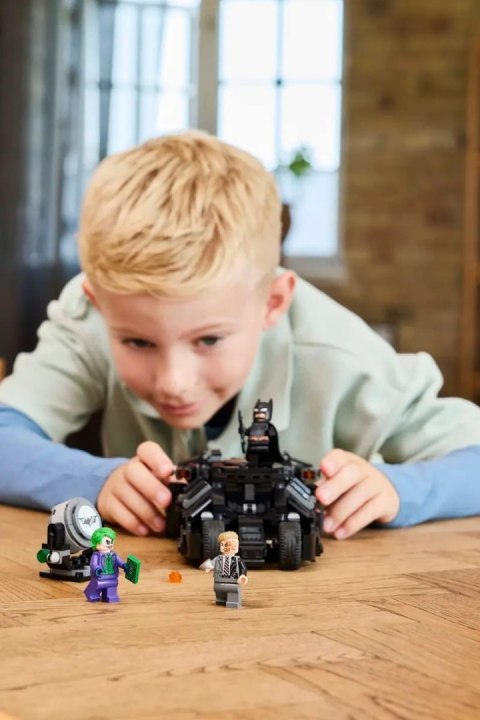 76303 - LEGO Super Heroes - Tumbler Batmana™ kontra Dwie Twarze i Joker™ LEGO 76303 - LEGO Super Heroes - Tumbler Batmana™ kontra Dwie Twarze i Joker™ LEGO
