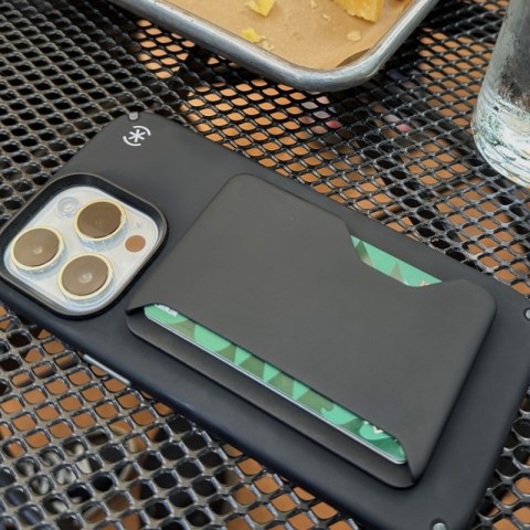 Speck ClickLock Wallet For MagSafe - Magnetyczny portfel MagSafe (Black) Speck Speck ClickLock Wallet For MagSafe - Magnetyczny portfel MagSafe (Black) Speck