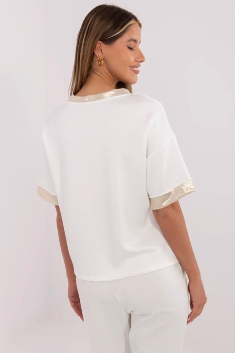 Bluzka Model MI-BZ-M61771.81 Ecru - Italy Moda Bluzka Model MI-BZ-M61771.81 Ecru - Italy Moda